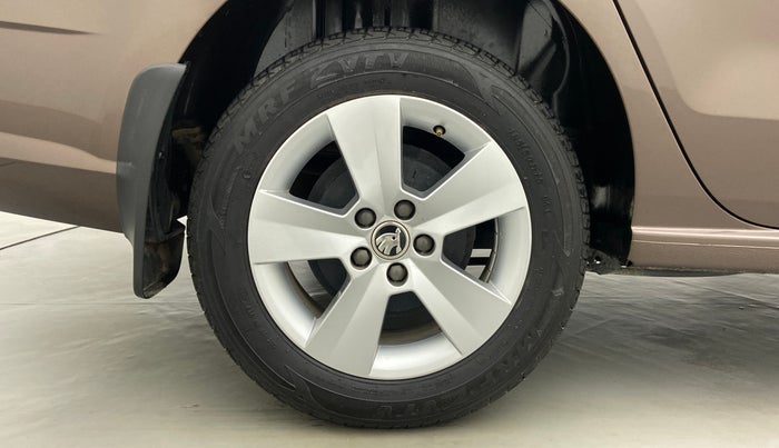 2020 Skoda Rapid 1.0 AMBITION TSI AT, Petrol, Automatic, 10,713 km, Right Rear Wheel