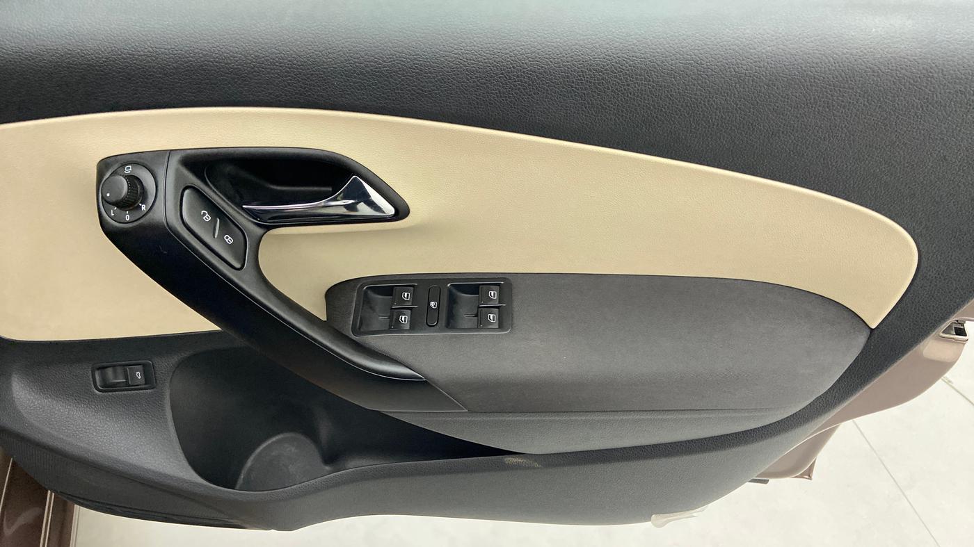 2020 Skoda Rapid 1.0 AMBITION TSI AT, Petrol, Automatic, 10,713 km, Driver Side Door Panels Control