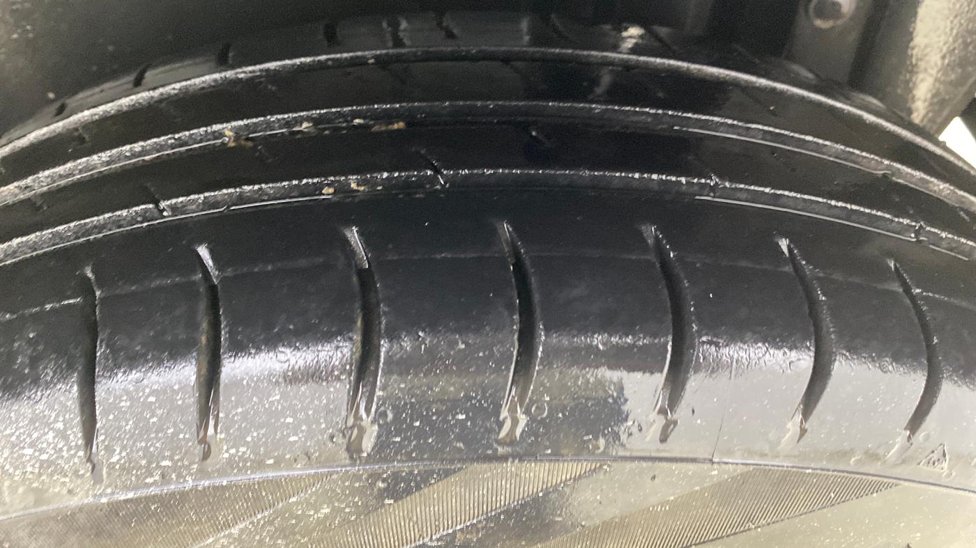 2014 Maruti Swift VXI, Petrol, Manual, 52,514 km, Left Rear Tyre Tread