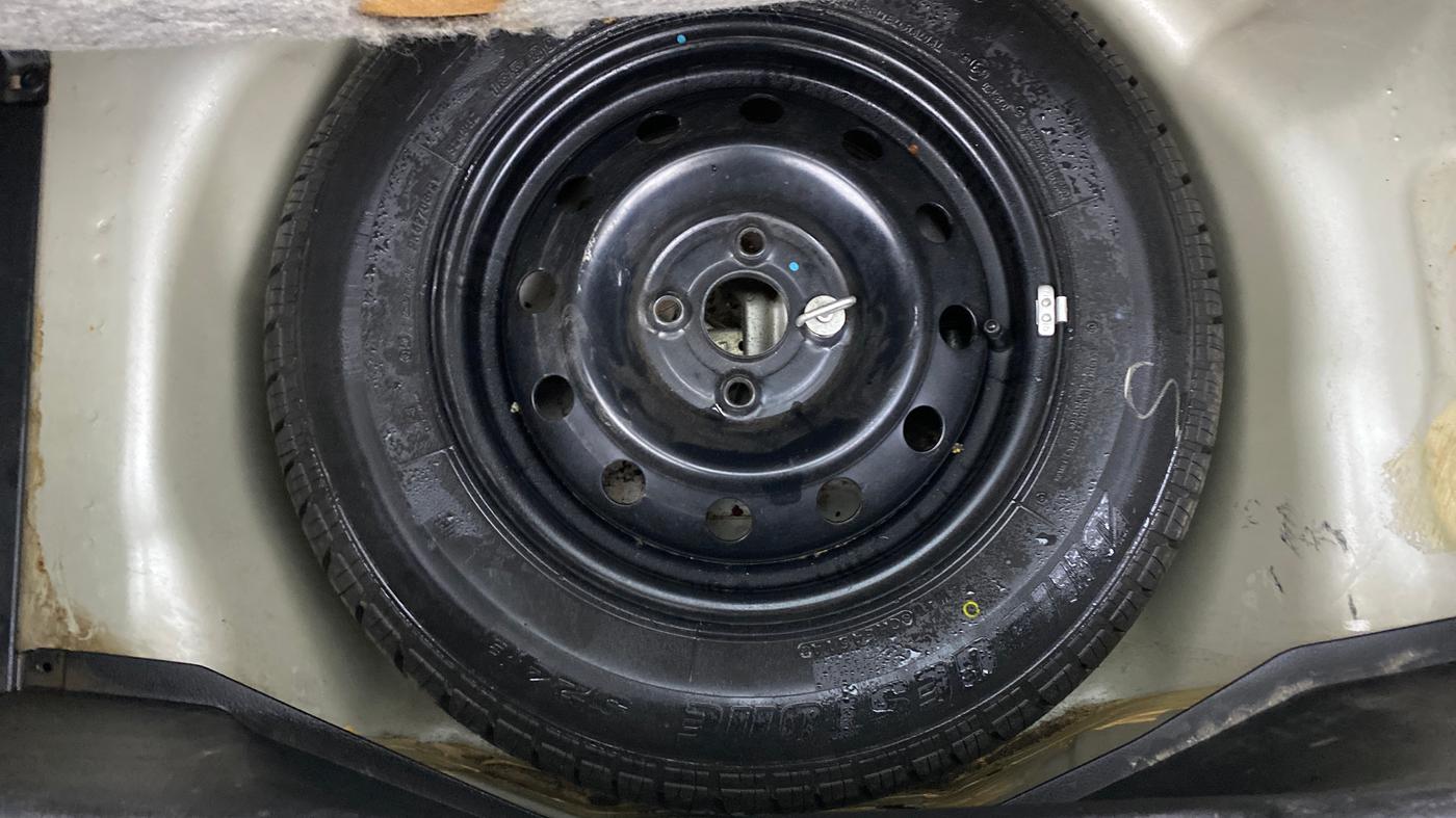 2014 Maruti Swift VXI, Petrol, Manual, 52,514 km, Spare Tyre