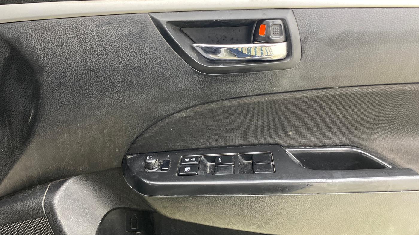 2014 Maruti Swift VXI, Petrol, Manual, 52,514 km, Driver Side Door Panels Control