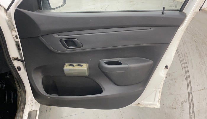 2016 Renault Kwid RXL, Petrol, Manual, 66,038 km, Driver Side Door Panels Control