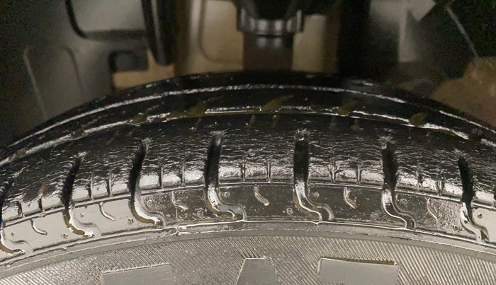 2016 Renault Kwid RXL, Petrol, Manual, 66,038 km, Left Front Tyre Tread