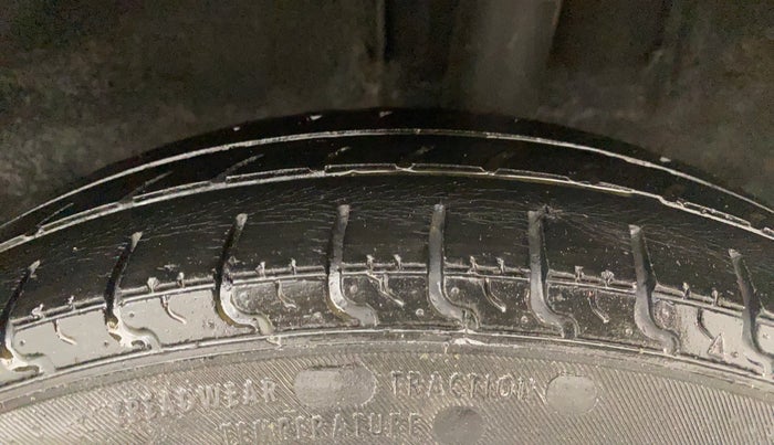 2016 Renault Kwid RXL, Petrol, Manual, 66,038 km, Left Rear Tyre Tread