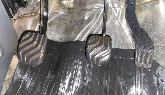 2016 Renault Kwid RXL, Petrol, Manual, 66,038 km, Pedals