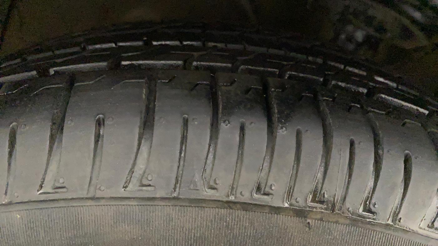 2017 Hyundai Creta E PLUS 1.6 PETROL, Petrol, Manual, 62,559 km, Left Front Tyre Tread