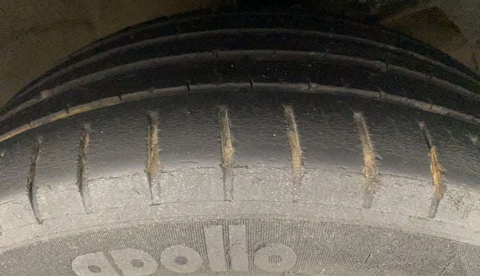 2017 Maruti Baleno ZETA CVT PETROL 1.2, Petrol, Automatic, 41,731 km, Right Front Tyre Tread