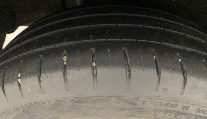 2017 Maruti Baleno ZETA CVT PETROL 1.2, Petrol, Automatic, 41,731 km, Right Rear Tyre Tread