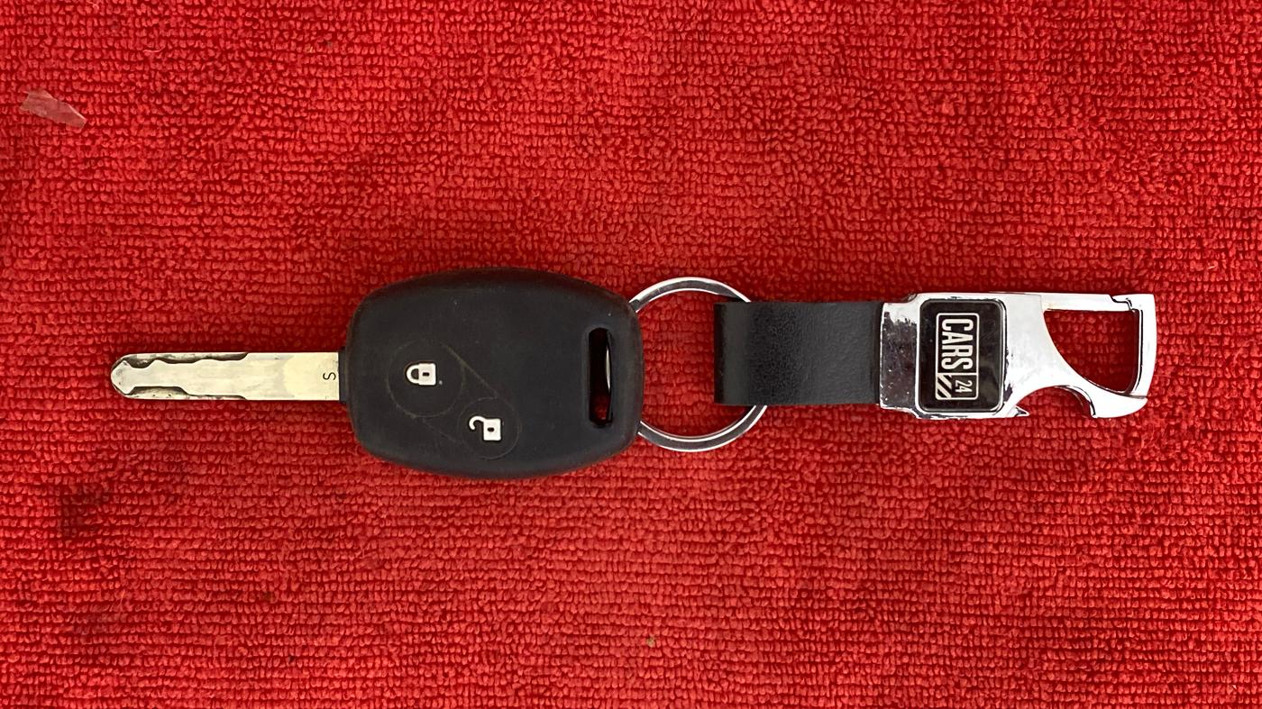 2018 Honda Brio S(O) MT, CNG, Manual, 90,872 km, Key Close Up