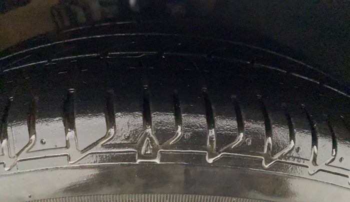 2020 Volkswagen Vento HIGHLINE PLUS 1.0L TSI AT, Petrol, Automatic, 89,771 km, Right Front Tyre Tread