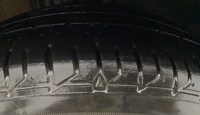 2020 Volkswagen Vento HIGHLINE PLUS 1.0L TSI AT, Petrol, Automatic, 89,771 km, Left Rear Tyre Tread