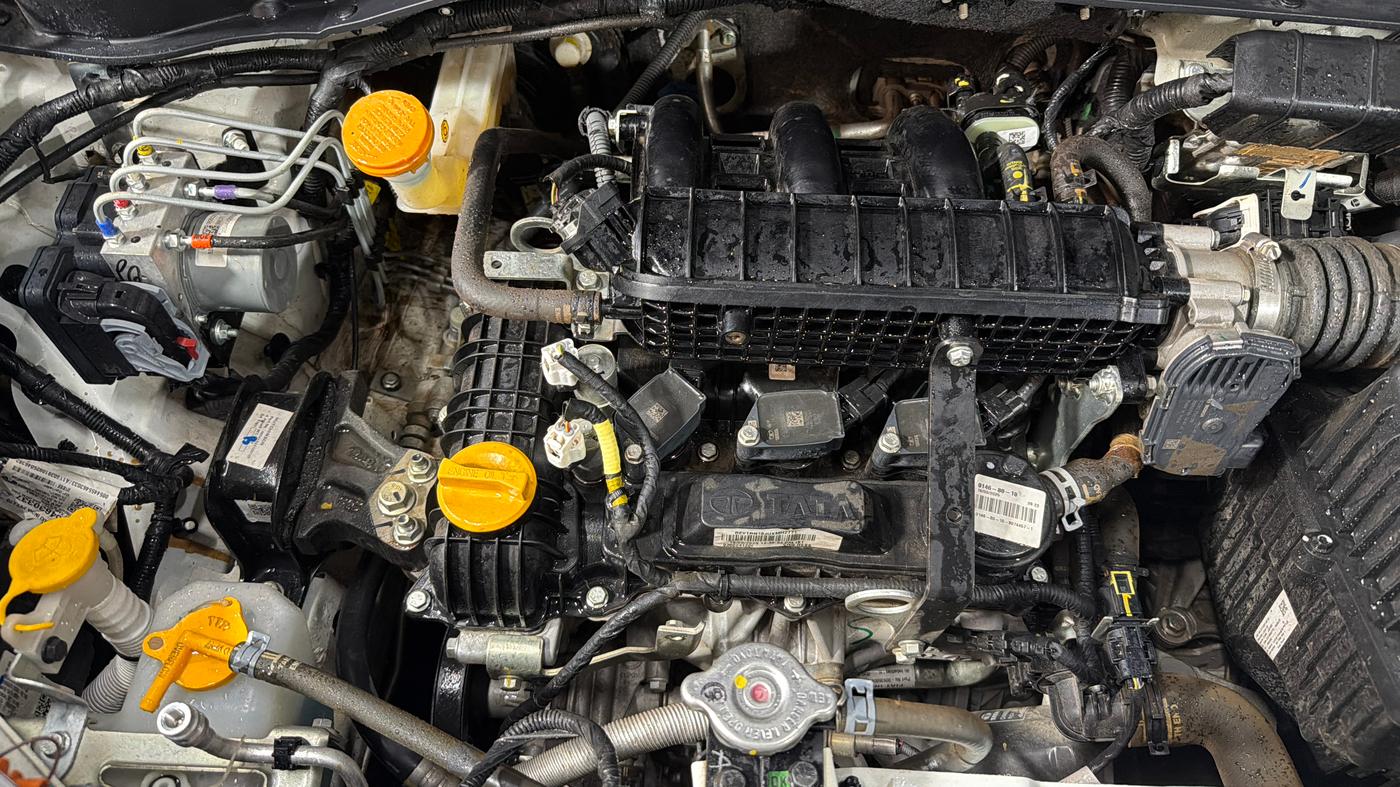 2025 Tata PUNCH Adventure (S) iCNG, CNG, Manual, 4,858 km, Engine View - Right