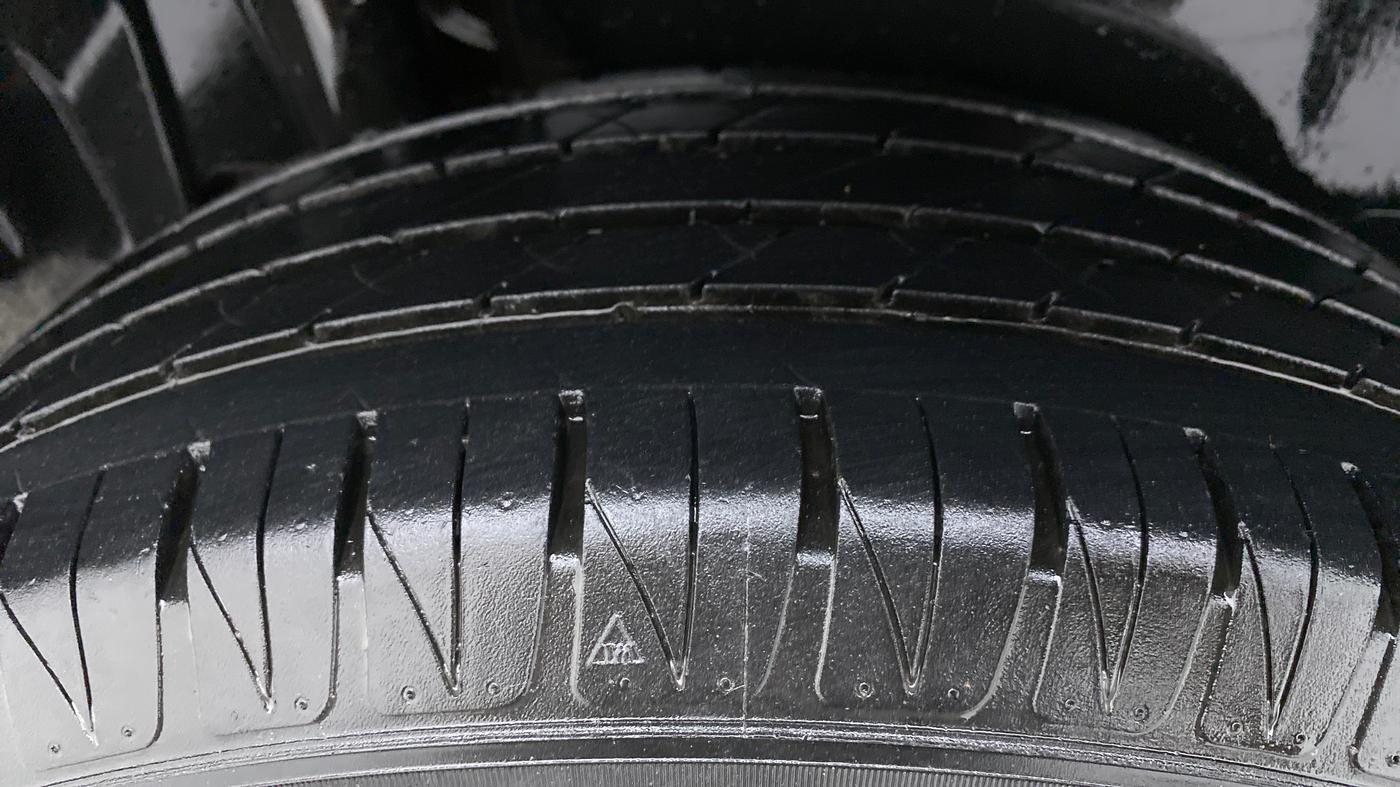 2020 Maruti Vitara Brezza ZXI +, Petrol, Manual, 25,486 km, Right Rear Tyre Tread