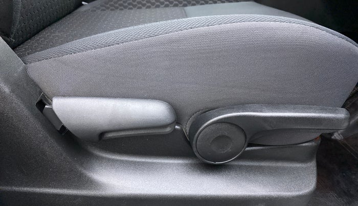 2020 Maruti Vitara Brezza ZXI +, Petrol, Manual, 25,486 km, Driver Side Adjustment Panel
