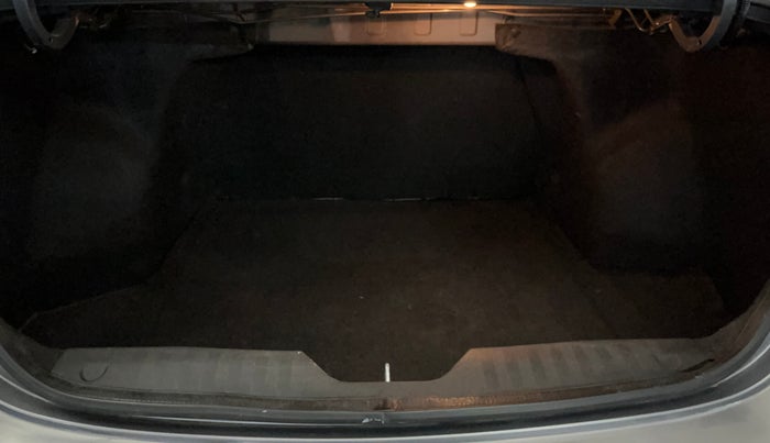 2016 Maruti Ciaz ZXI, Petrol, Manual, 85,653 km, Boot Inside