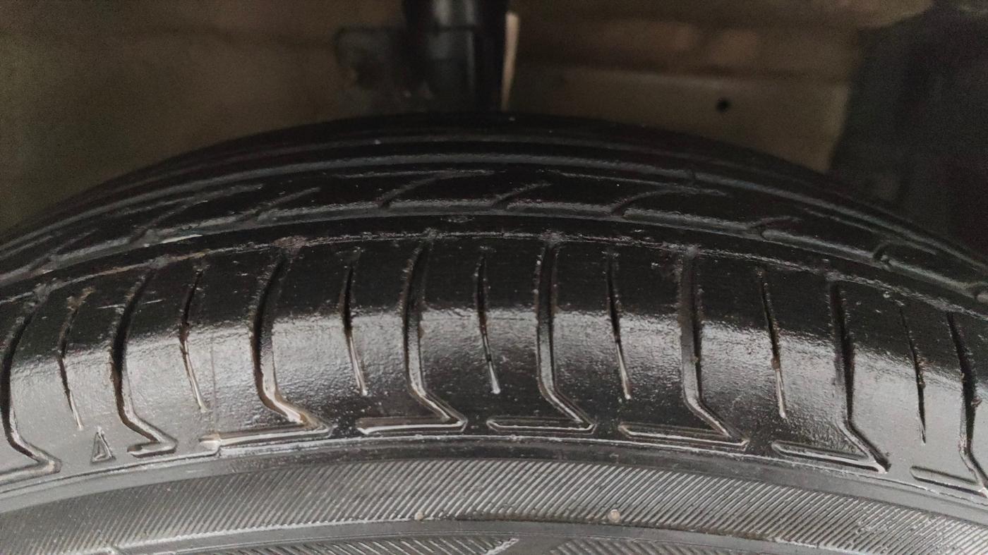 2019 Maruti Swift Dzire TOUR S-CNG, CNG, Manual, 73,276 km, Right Front Tyre Tread