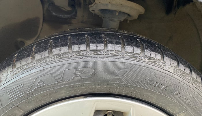 2014 Hyundai Xcent S 1.2, Petrol, Manual, 41,829 km, Left Front Tyre Tread