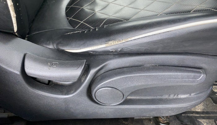 2015 Hyundai Creta 1.6 SX PLUS PETROL, CNG, Manual, 68,901 km, Driver Side Adjustment Panel