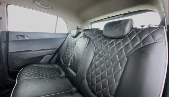 2015 Hyundai Creta 1.6 SX PLUS PETROL, CNG, Manual, 68,901 km, Right Side Rear Door Cabin