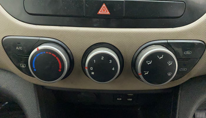 2016 Hyundai Grand i10 SPORTZ 1.2 KAPPA VTVT, Petrol, Manual, 85,017 km, AC Unit - Minor issue in the heater switch