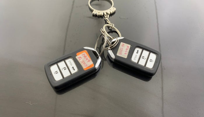 2018 Honda Amaze 1.2L I-VTEC V CVT, Petrol, Automatic, 39,340 km, Key Close Up