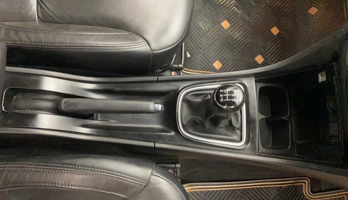 2018 Maruti Ciaz S 1.4 MT PETROL, Petrol, Manual, 61,505 km, Gear Lever