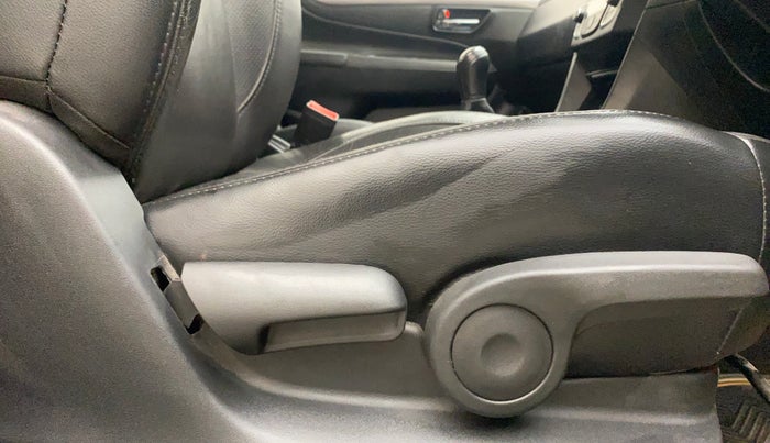 2018 Maruti Ciaz S 1.4 MT PETROL, Petrol, Manual, 61,505 km, Driver Side Adjustment Panel