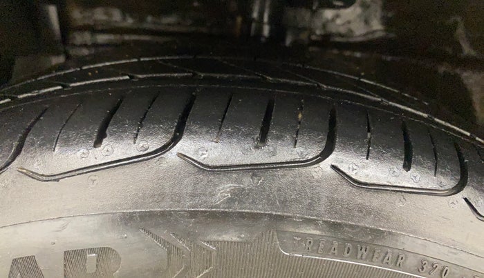 2018 Maruti Ciaz S 1.4 MT PETROL, Petrol, Manual, 61,505 km, Left Front Tyre Tread