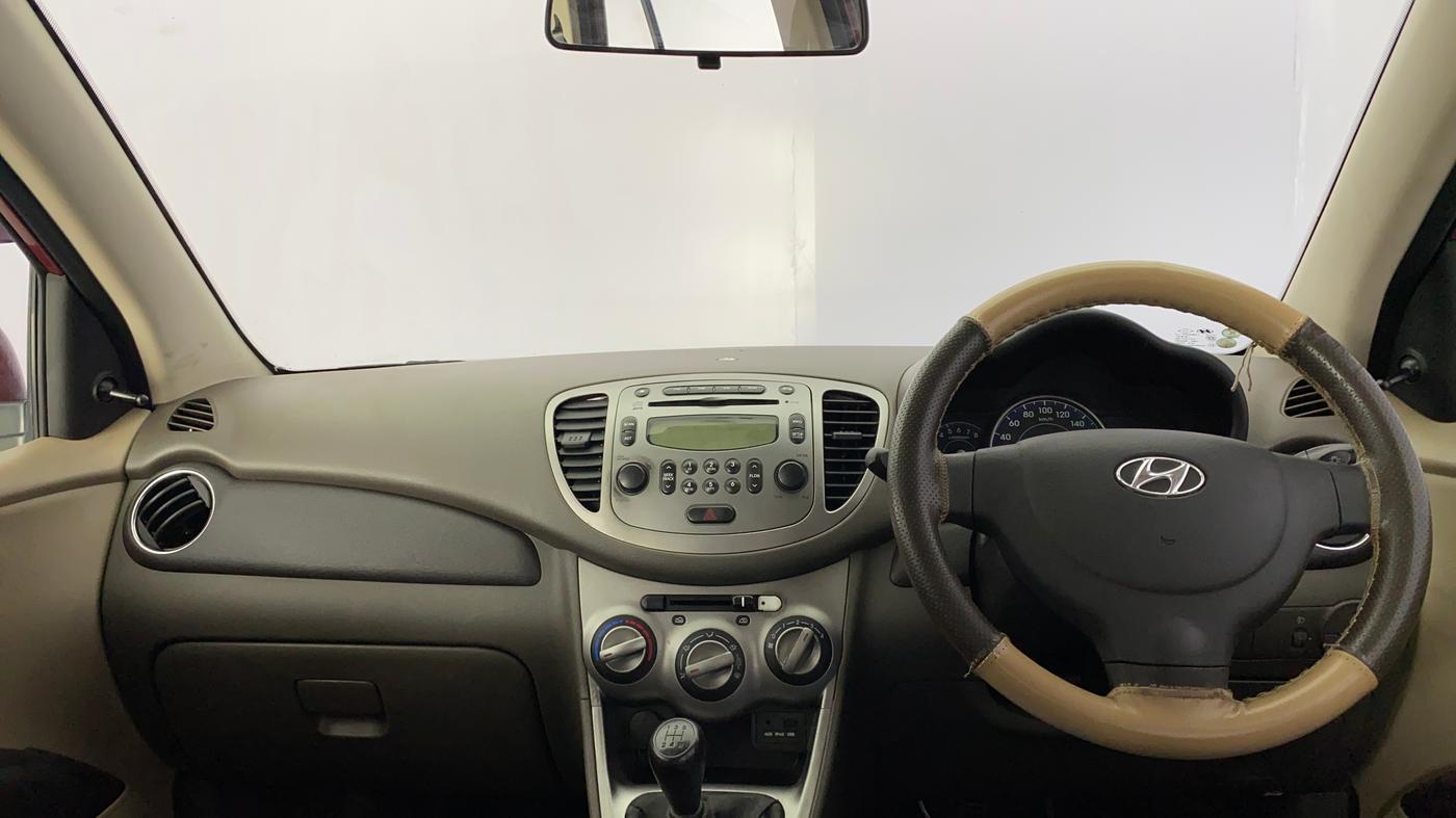 2014 Hyundai i10 SPORTZ 1.1, Petrol, Manual, 57,602 km, Dashboard
