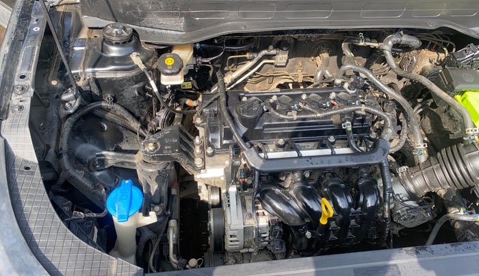 2023 Hyundai VENUE SX 1.2 KNIGHT EDITION, Petrol, Manual, 61,051 km, Engine View - Right