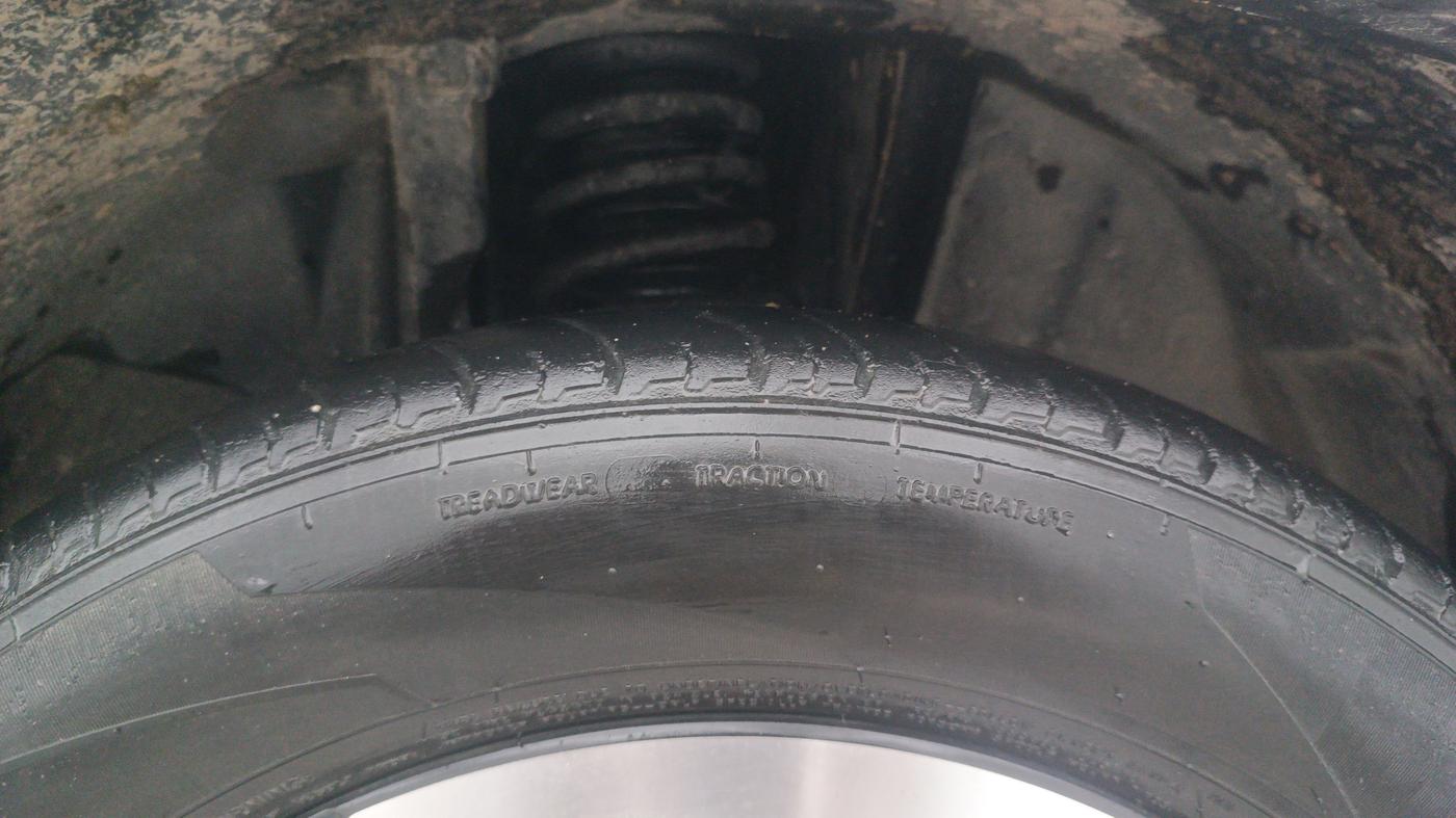 2021 Nissan MAGNITE XV PREMIUM TURBO, Petrol, Manual, 51,755 km, Right Front Tyre Tread