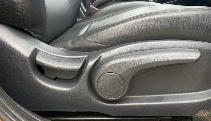 2016 Hyundai i20 Active 1.2 SX, Petrol, Manual, 41,326 km, Driver Side Adjustment Panel