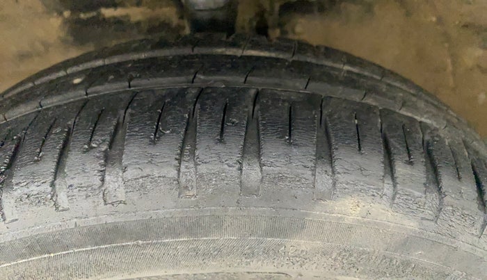 2012 Maruti Wagon R 1.0 VXI, Petrol, Manual, 63,458 km, Left Front Tyre Tread