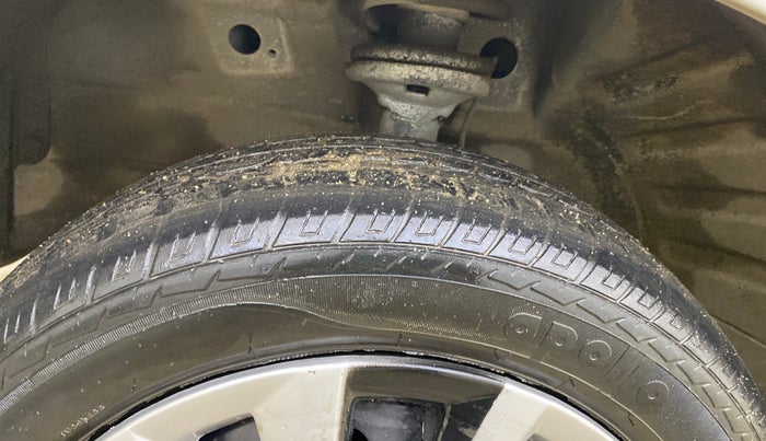 2014 Maruti Wagon R 1.0 VXI, Petrol, Manual, 55,818 km, Left Front Tyre Tread