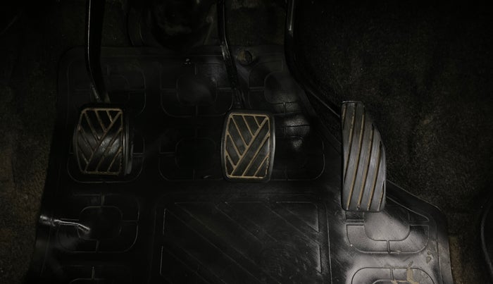 2014 Maruti Wagon R 1.0 VXI, Petrol, Manual, 55,818 km, Pedals