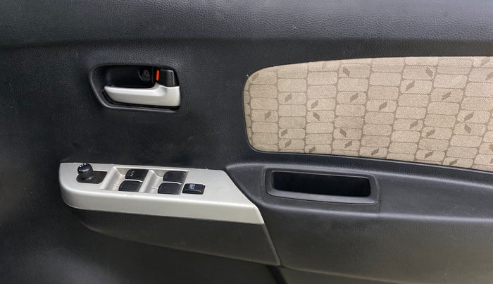 2014 Maruti Wagon R 1.0 VXI, Petrol, Manual, 55,818 km, Driver Side Door Panels Control