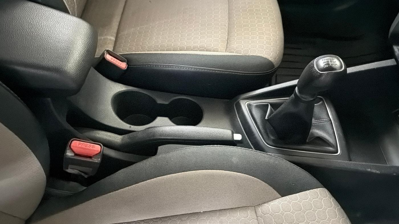 2017 Hyundai Elite i20 ASTA 1.2, Petrol, Manual, 62,941 km, Gear Lever