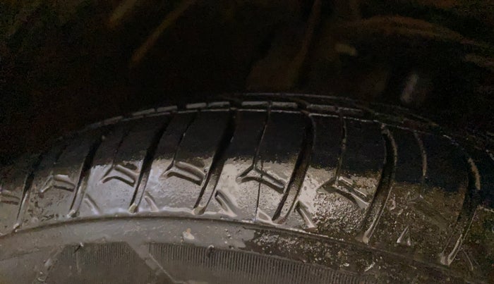 2017 Tata Tiago XZA PETROL, Petrol, Automatic, 67,674 km, Right Front Tyre Tread