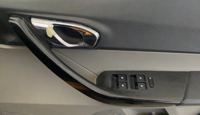 2017 Tata Tiago XZA PETROL, Petrol, Automatic, 67,674 km, Driver Side Door Panels Control