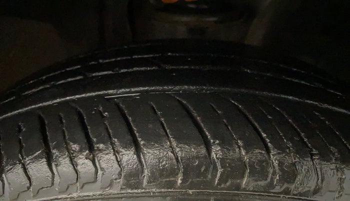 2022 Nissan MAGNITE XV MT, Petrol, Manual, 36,034 km, Right Front Tyre Tread