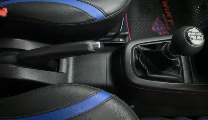 2013 Maruti Swift VXI, Petrol, Manual, 29,386 km, Gear Lever