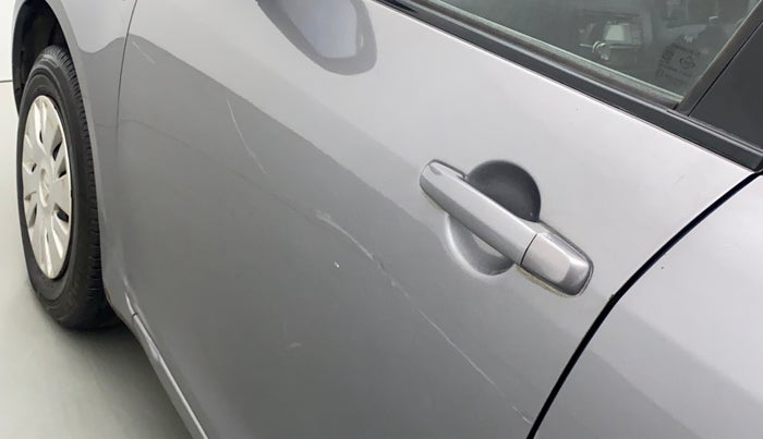 2013 Maruti Swift VXI, Petrol, Manual, 29,386 km, Front passenger door - Slightly dented