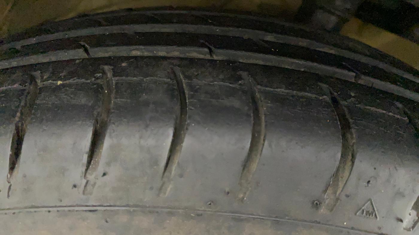 2010 Maruti Swift Dzire VXI, Petrol, Manual, 62,906 km, Right Rear Tyre Tread