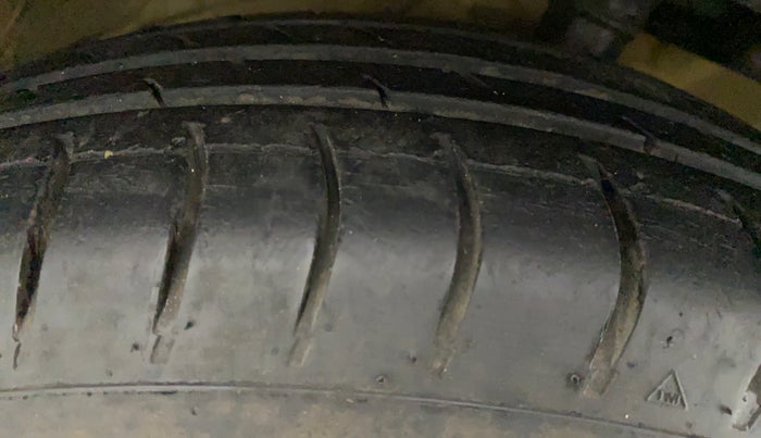 2010 Maruti Swift Dzire VXI, Petrol, Manual, 62,906 km, Right Rear Tyre Tread