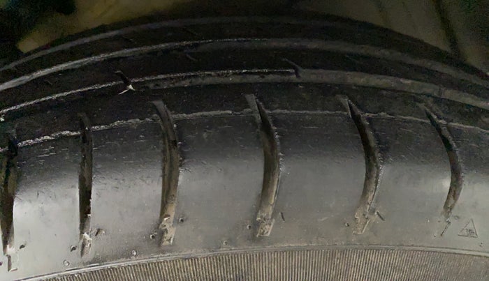 2010 Maruti Swift Dzire VXI, Petrol, Manual, 62,906 km, Left Rear Tyre Tread