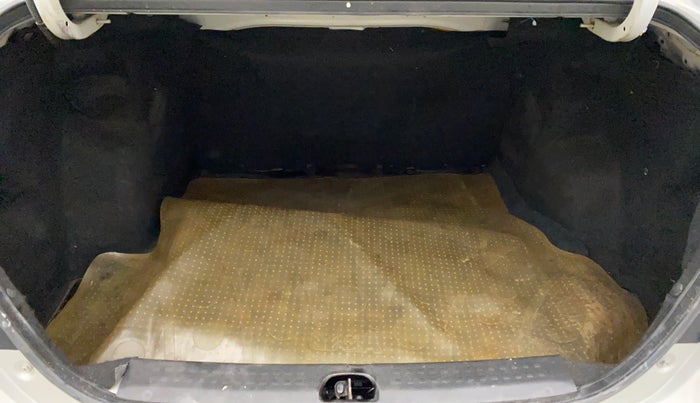 2010 Maruti Swift Dzire VXI, Petrol, Manual, 62,906 km, Boot Inside
