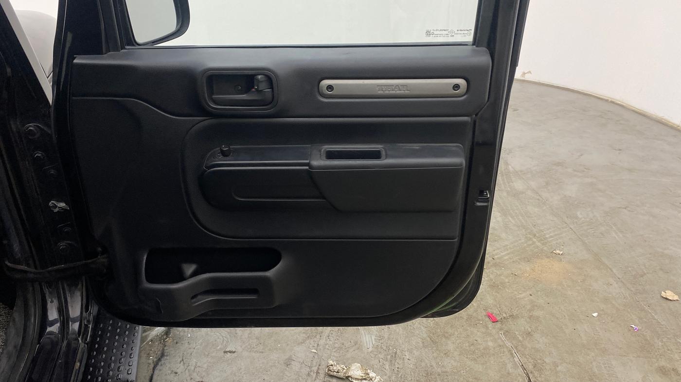 2023 Mahindra Thar LX D HT 2WD MT, Diesel, Manual, 69,969 km, Driver Side Door Panels Control
