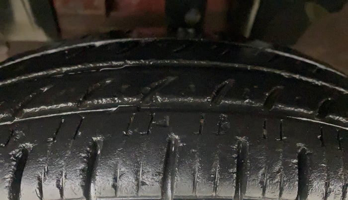 2018 Renault Kwid RXL, Petrol, Manual, 3,393 km, Left Front Tyre Tread