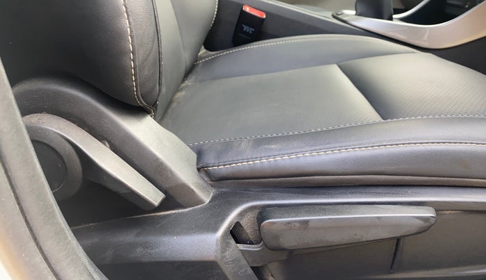 2022 Tata ALTROZ XZ PLUS PETROL, Petrol, Manual, 48,172 km, Driver Side Adjustment Panel