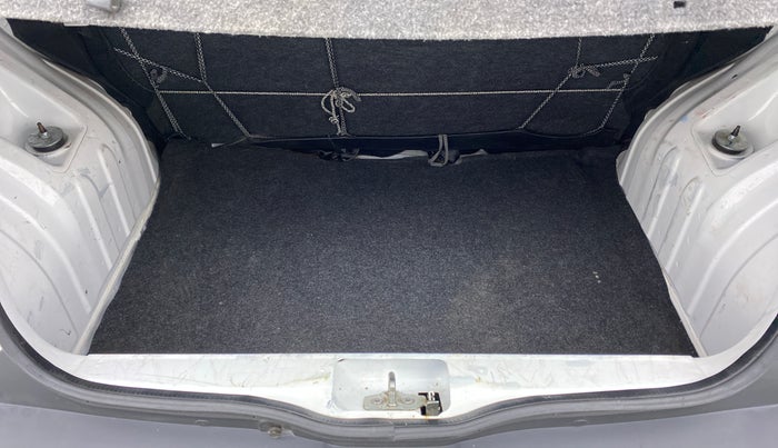 2018 Renault Kwid 1.0 RXT Opt, Petrol, Manual, 20,154 km, Boot Inside